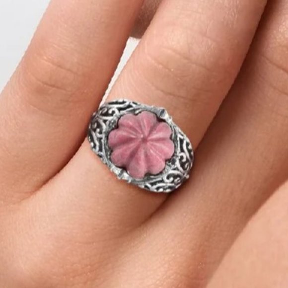 Norwegian Thulite Carved Statement Ring in Sterling Silver - Picture 3 of 5